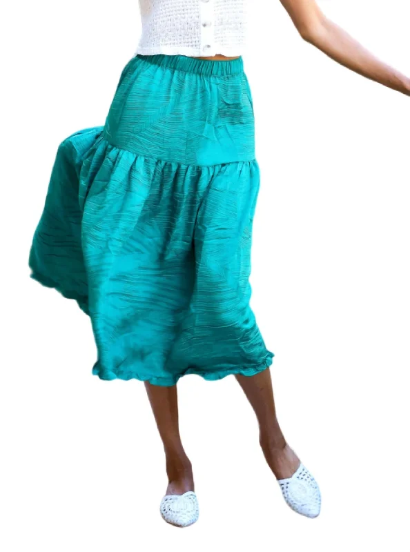 Oz Tiered Midi Skirt In Emerald Green